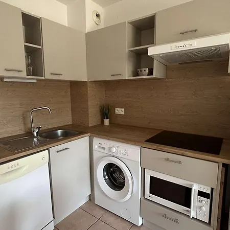 Apartment Climatise, 2 Pieces, Piscine, Terrasse, Parking Prive, Proche Port - - Fr-1-229-372 *
